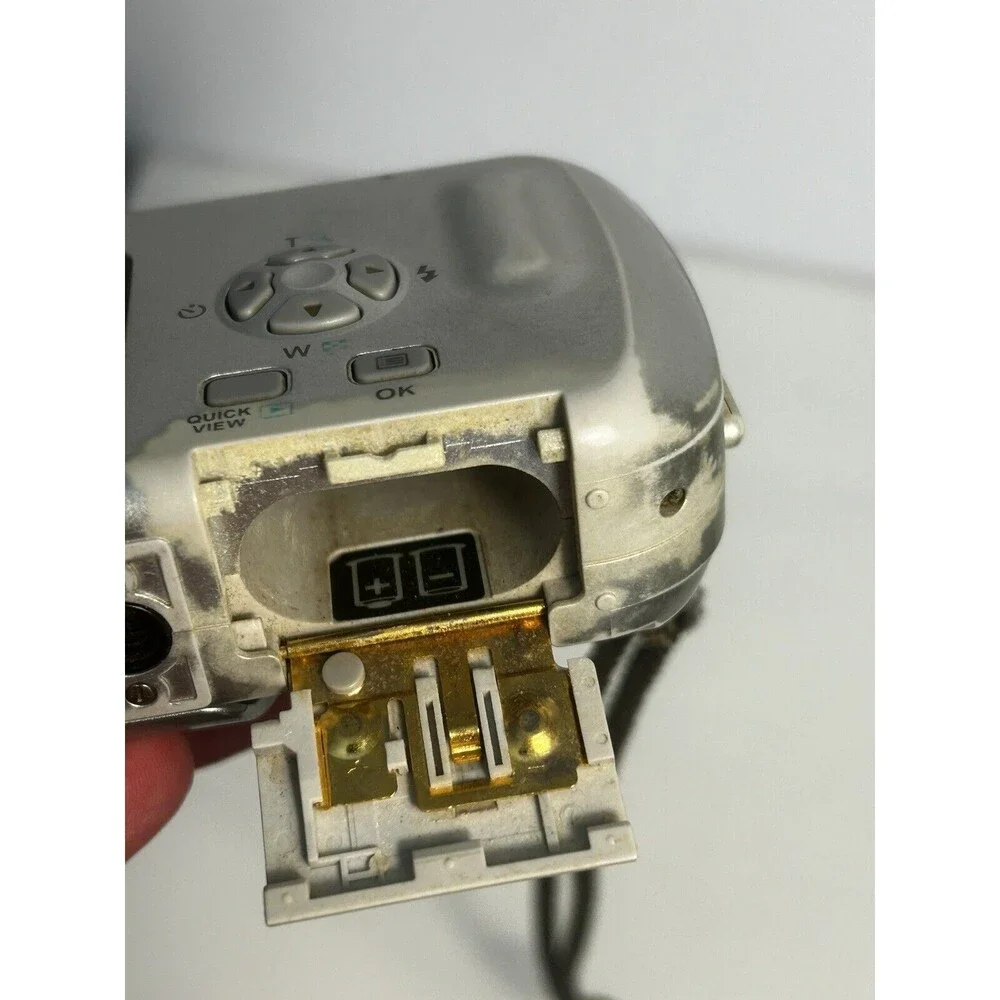 Olympus CAMEDIA D-395 3.2MP Digital Camera - Silver